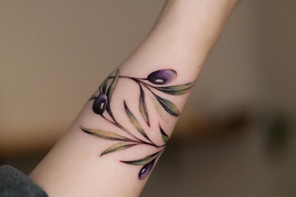 Тату веточка