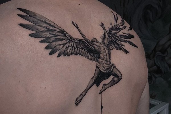 Чоловічі тату на спині