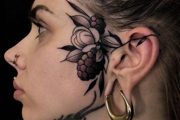 Татуировки на лице