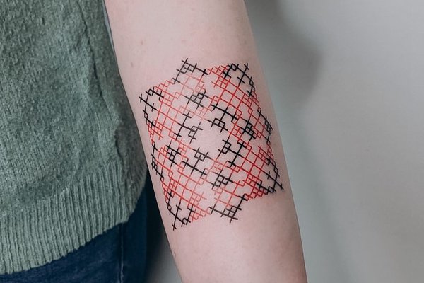 тату с украинской вышивкой