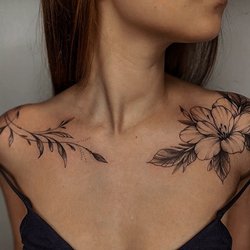 Жіночі тату на ключиці