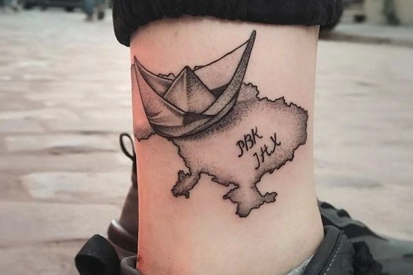 тату географические контуры