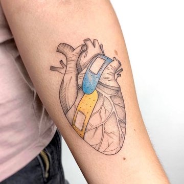 Жіночі патріотичні татуювання