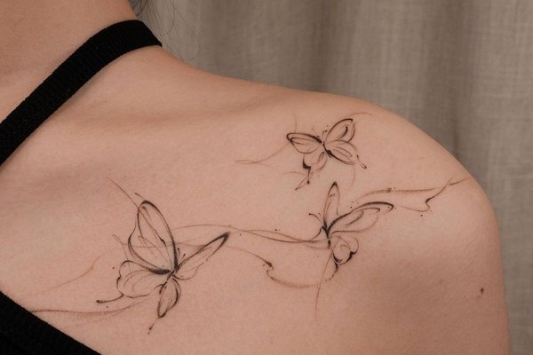 Жіночі тату на плечах