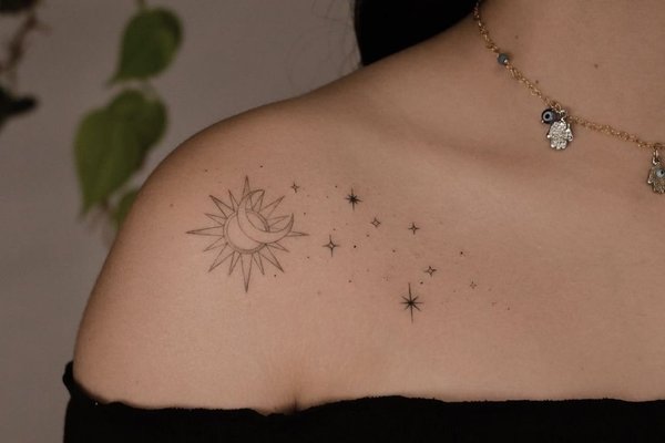 Жіночі тату на плечах