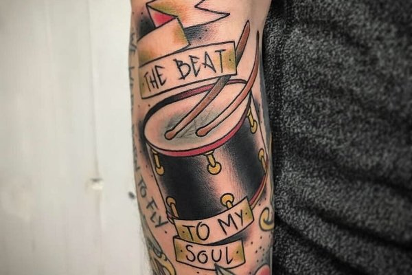 Тату-ескіз барабан