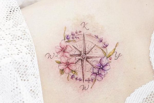 тату-эскиз компас