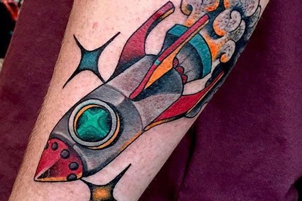 тату-эскиз ракета