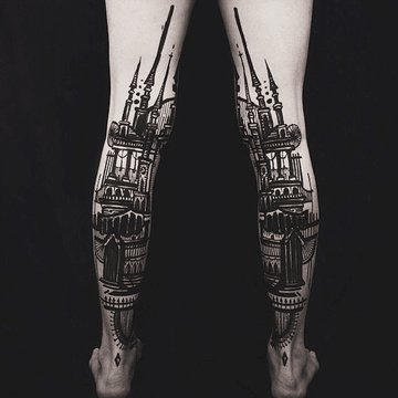 тату башня на ногах