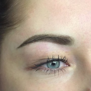 How much time is requred for <br> complete removal of permanent makeup