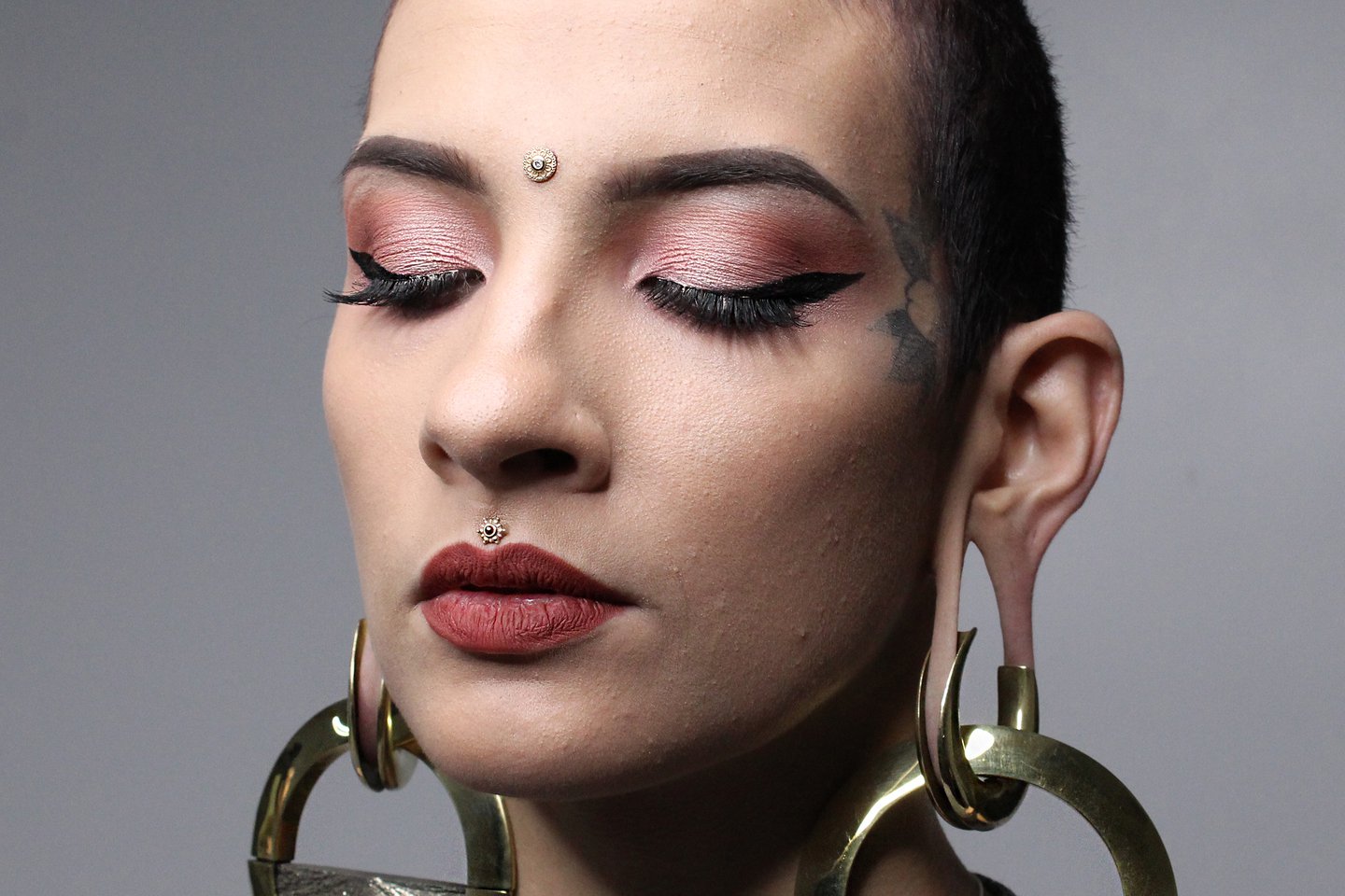 Пірсинг губ