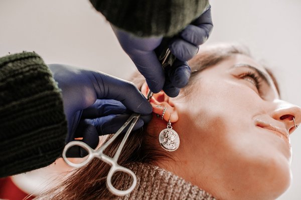 Piercing training in Kolomyia