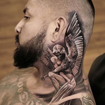 Тату на шиї