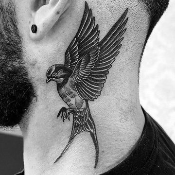 Чоловічі тату на шиї