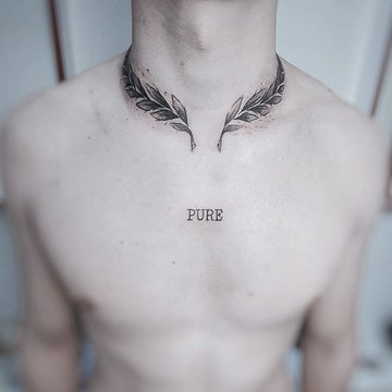 Тату на шее