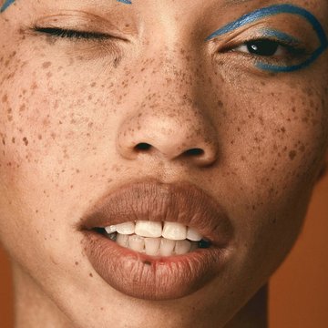 Татуаж веснушек