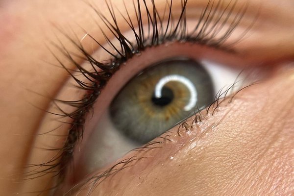 Навчання перманентному макіяжу в Києві