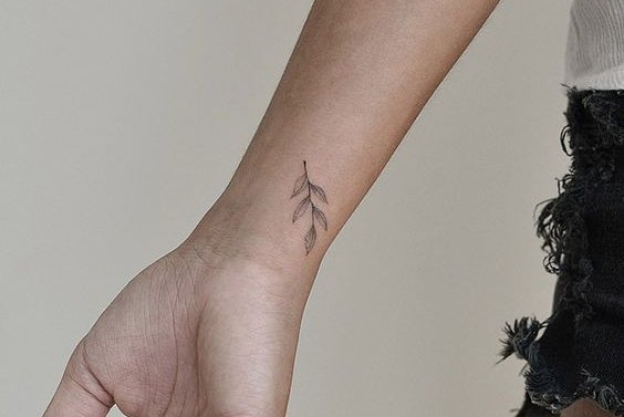 Тату на запястье