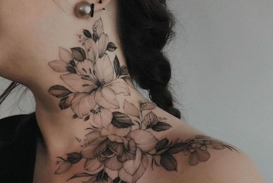 Тату на шиї для жінок