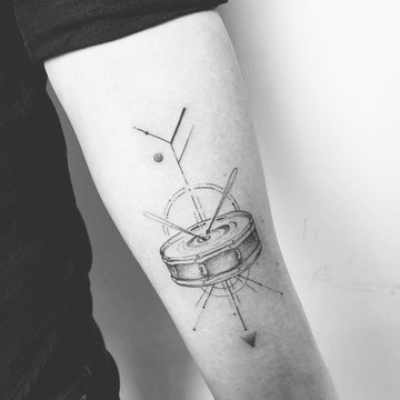 Тату-ескіз барабан