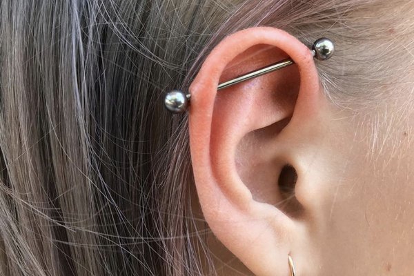 Пірсинг індастріал