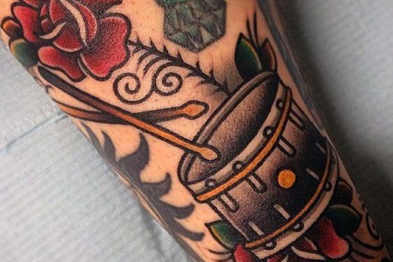 Тату-ескіз барабан