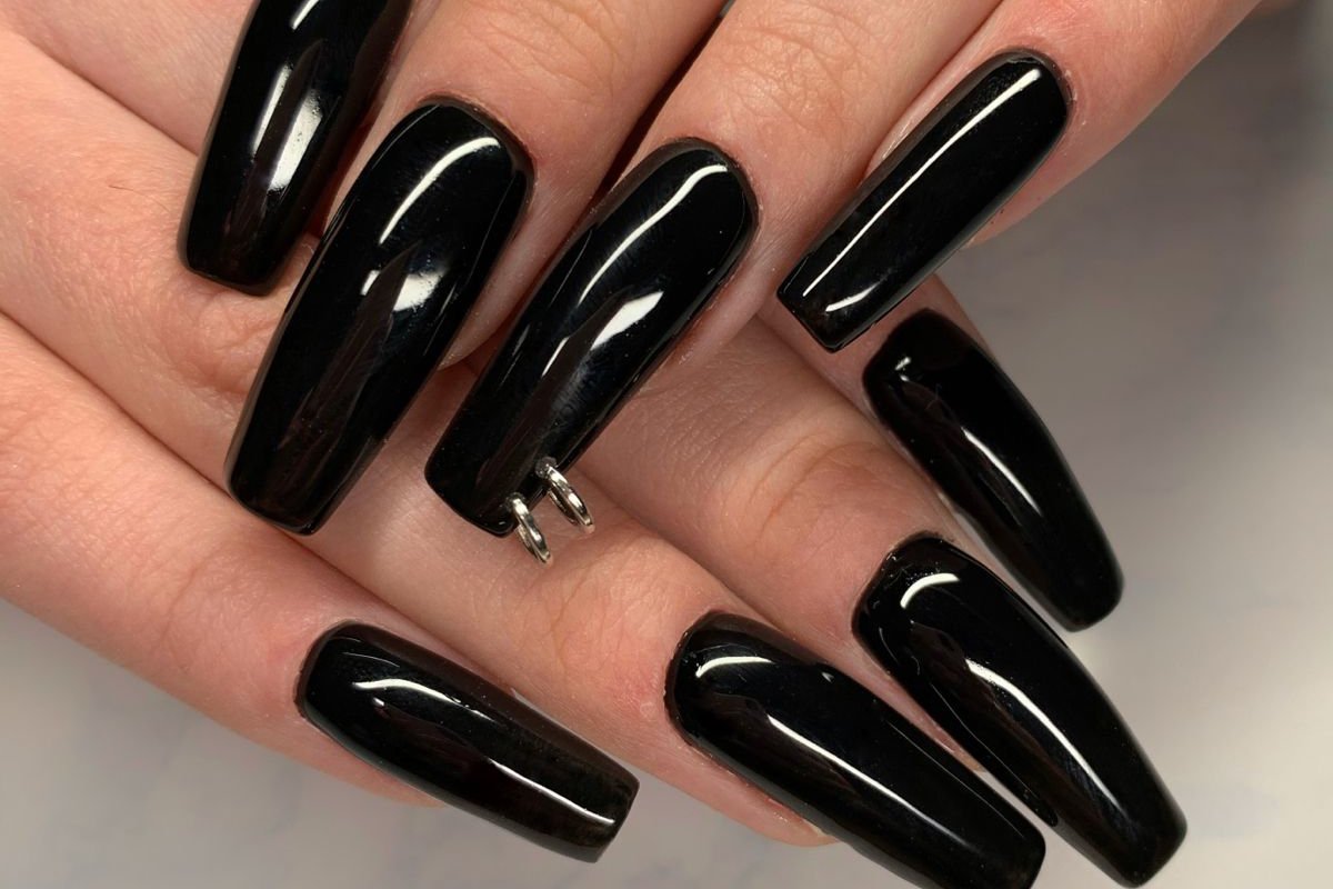 Пірсинг нігтів