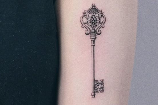 Тату ескізи ключ