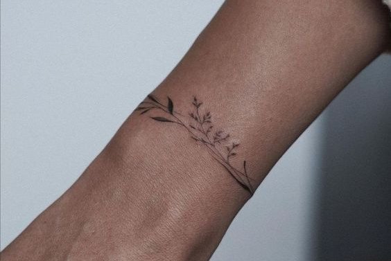 Тату на запястье