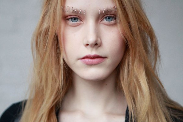 Пірсинг брови