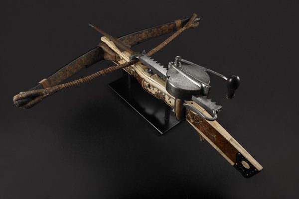 Тату ескіз арбалет