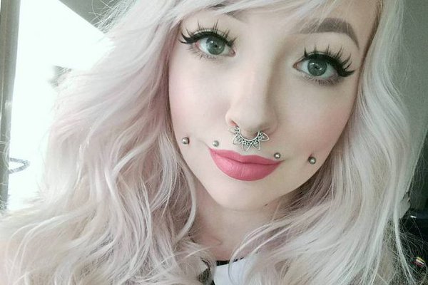 Пірсинг щік