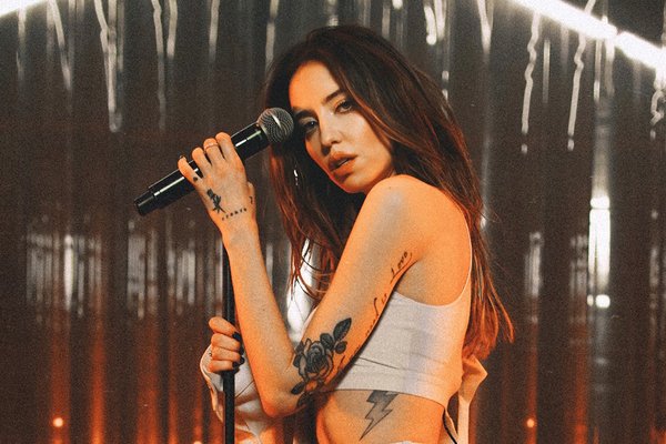 тату Надя Дорофєєва