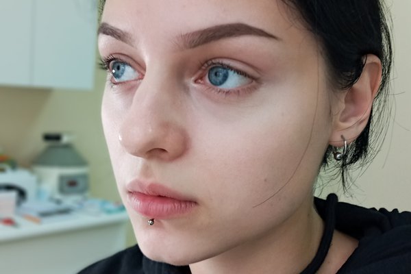 Пирсинг нижней губы