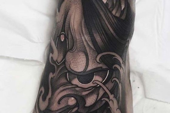 Тату на стопі та ступнях