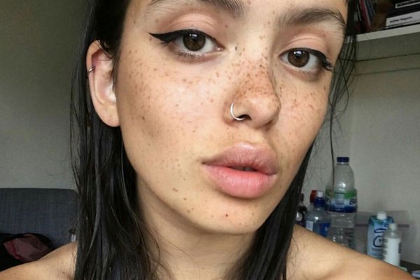 Пірсинг обличчя