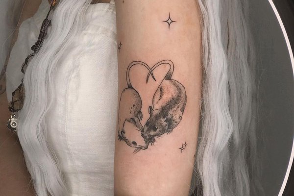 Чорно-біла або кольорова? вибираємо своє татуювання