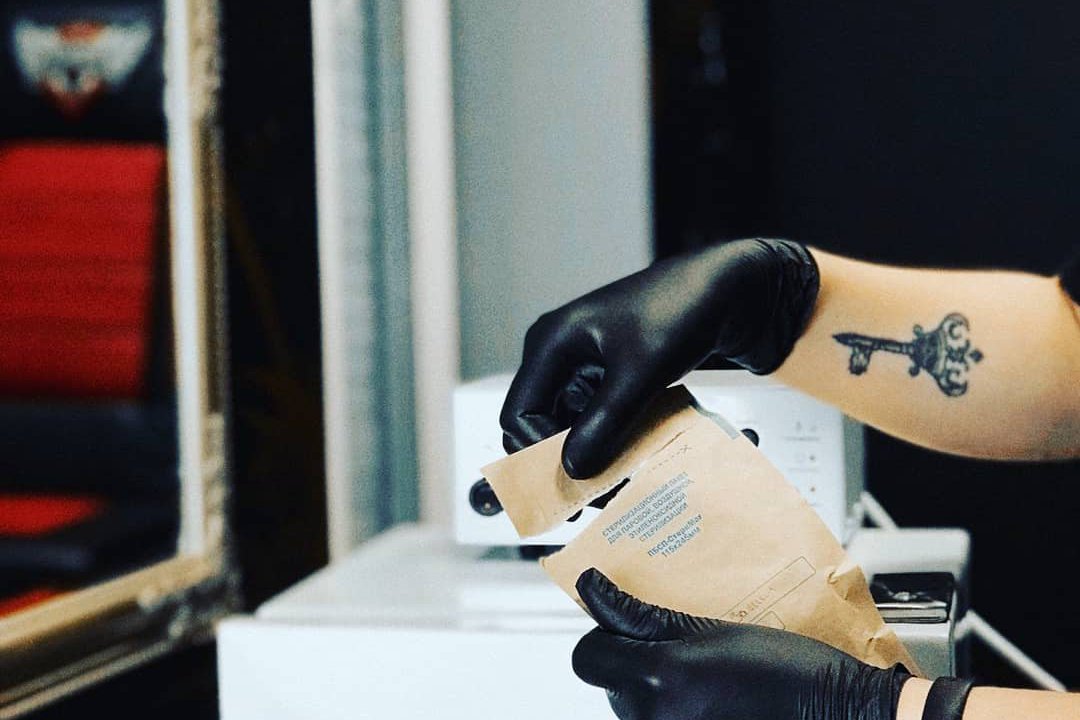 Стерильність та стерилізація у пірсингу