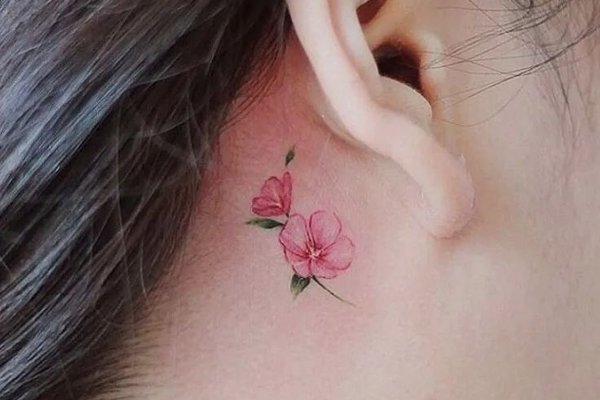 тату з гібіскусом