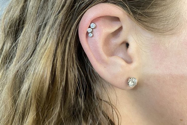 Пирсинг уха - хеликс