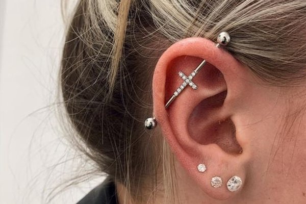 Пирсинг индастриал