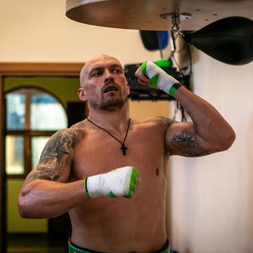 Олександр Усик тату