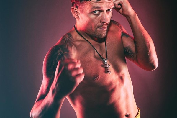 Олександр Усик тату