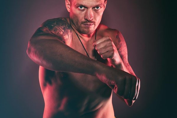 Олександр Усик тату