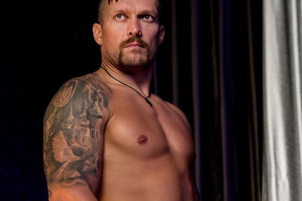 Олександр Усик тату