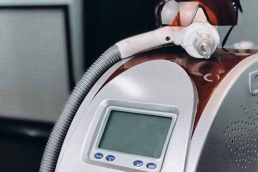 Видалення перманентного макіяжу макіяжу у Львові