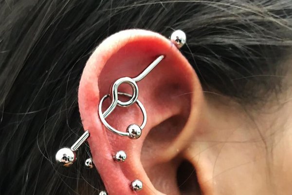 Пірсинг індастріал