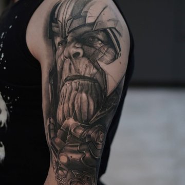 Тату в стиле Марвел