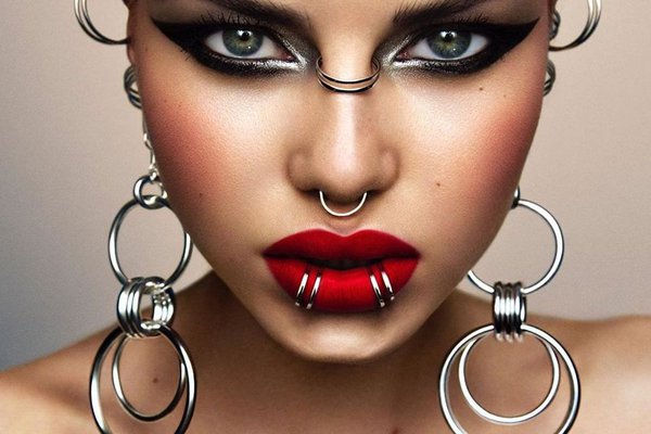 Пірсинг обличчя