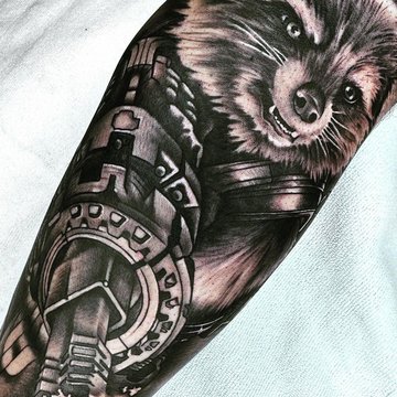 Тату в стиле Марвел